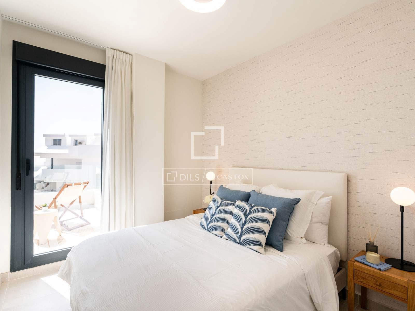 2 bedroom Apartment for sale in Benalmadena with pool garage - € 450,000 (Ref: 7852968)