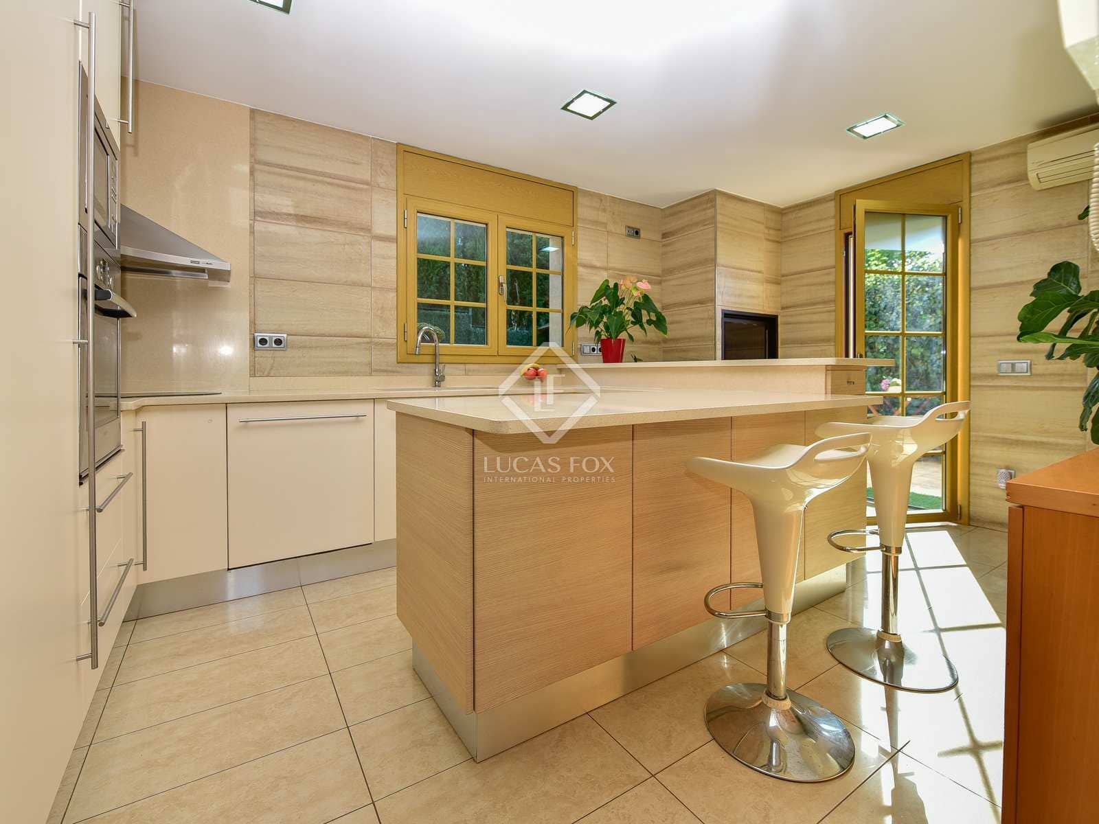 4 soveværelse Villa til salg i S'Agaro med garage - € 725.000 (Ref: 7865020)