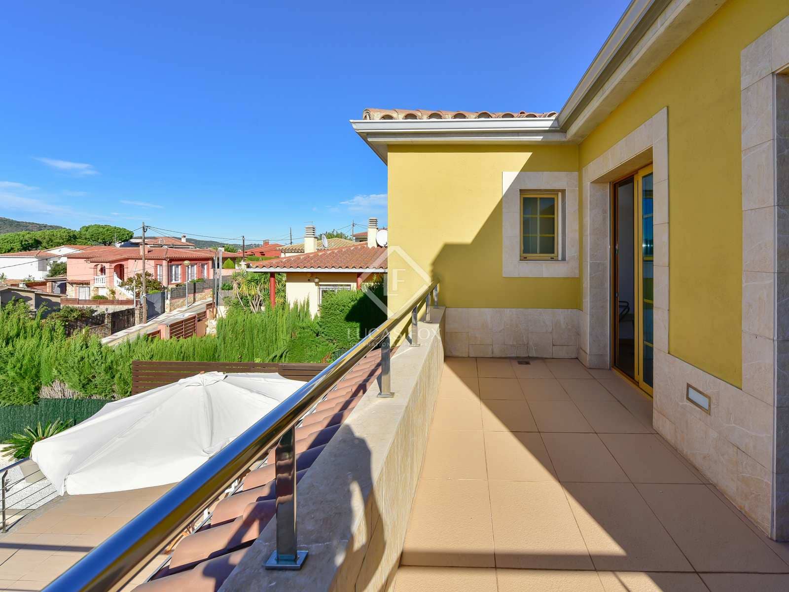 4 soveværelse Villa til salg i S'Agaro med garage - € 725.000 (Ref: 7865020)