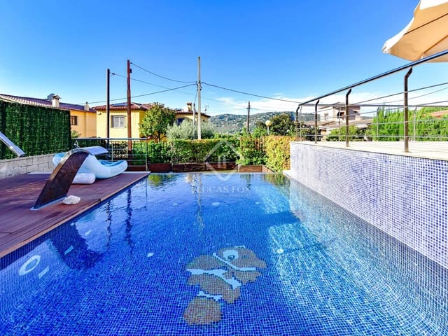 Chalet de 4 habitaciones en S'Agaro, Castell-Platja d'Aro en venta con garaje - 725.000 € (Ref: 7865020)