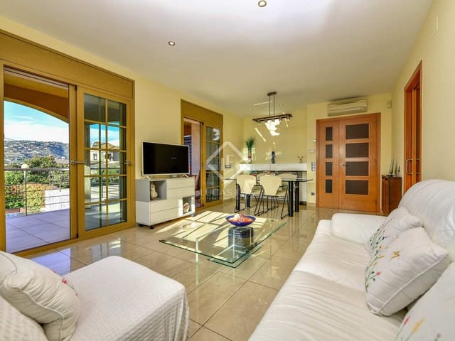 Chalet de 4 habitaciones en S'Agaro, Castell-Platja d'Aro en venta con garaje - 725.000 € (Ref: 7865020)