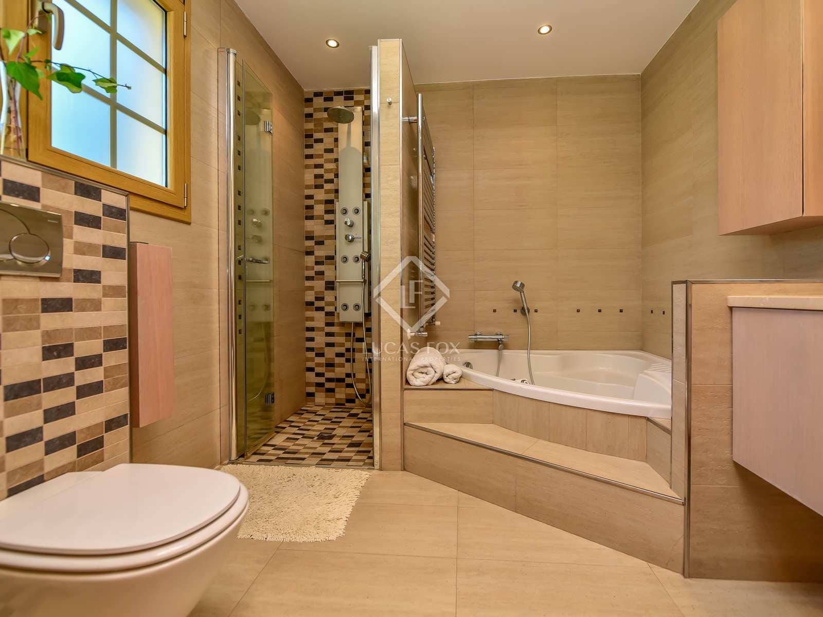 4 soveværelse Villa til salg i S'Agaro med garage - € 725.000 (Ref: 7865020)