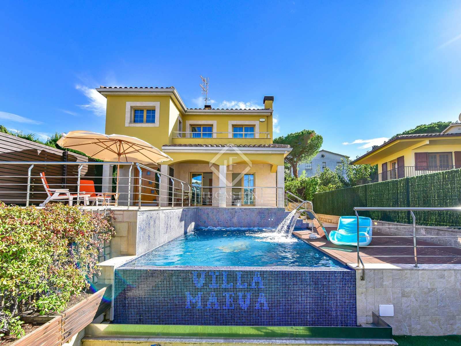 4 soveværelse Villa til salg i S'Agaro med garage - € 725.000 (Ref: 7865020)