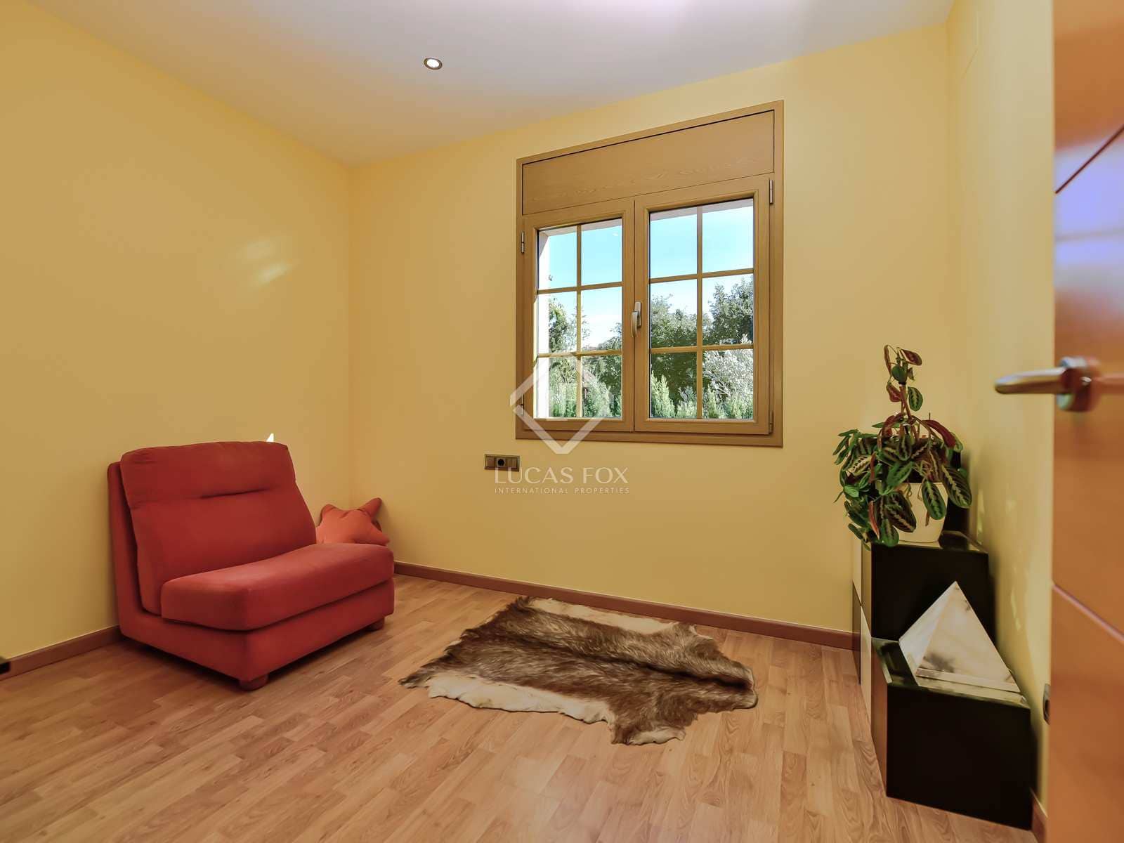 4 soveværelse Villa til salg i S'Agaro med garage - € 725.000 (Ref: 7865020)