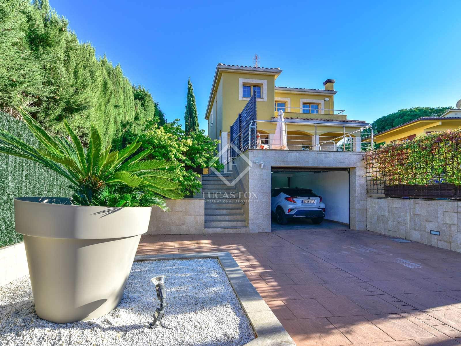 4 soveværelse Villa til salg i S'Agaro med garage - € 725.000 (Ref: 7865020)