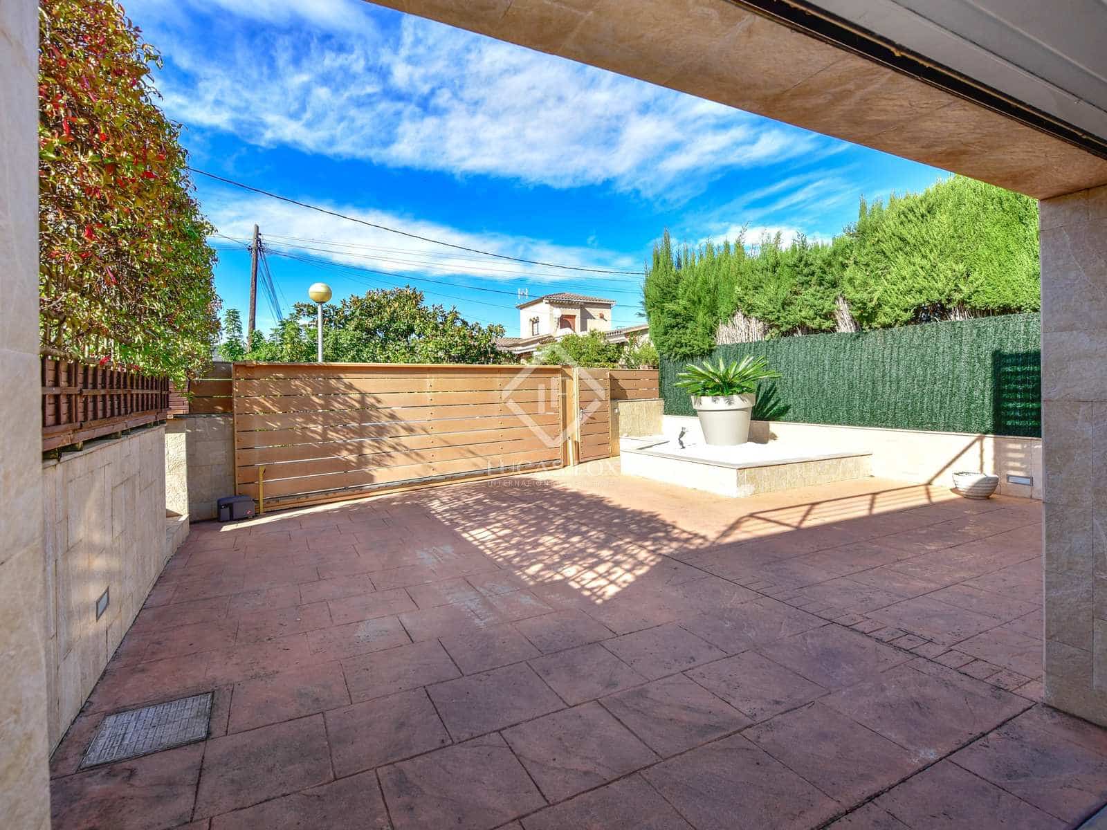 4 soveværelse Villa til salg i S'Agaro med garage - € 725.000 (Ref: 7865020)