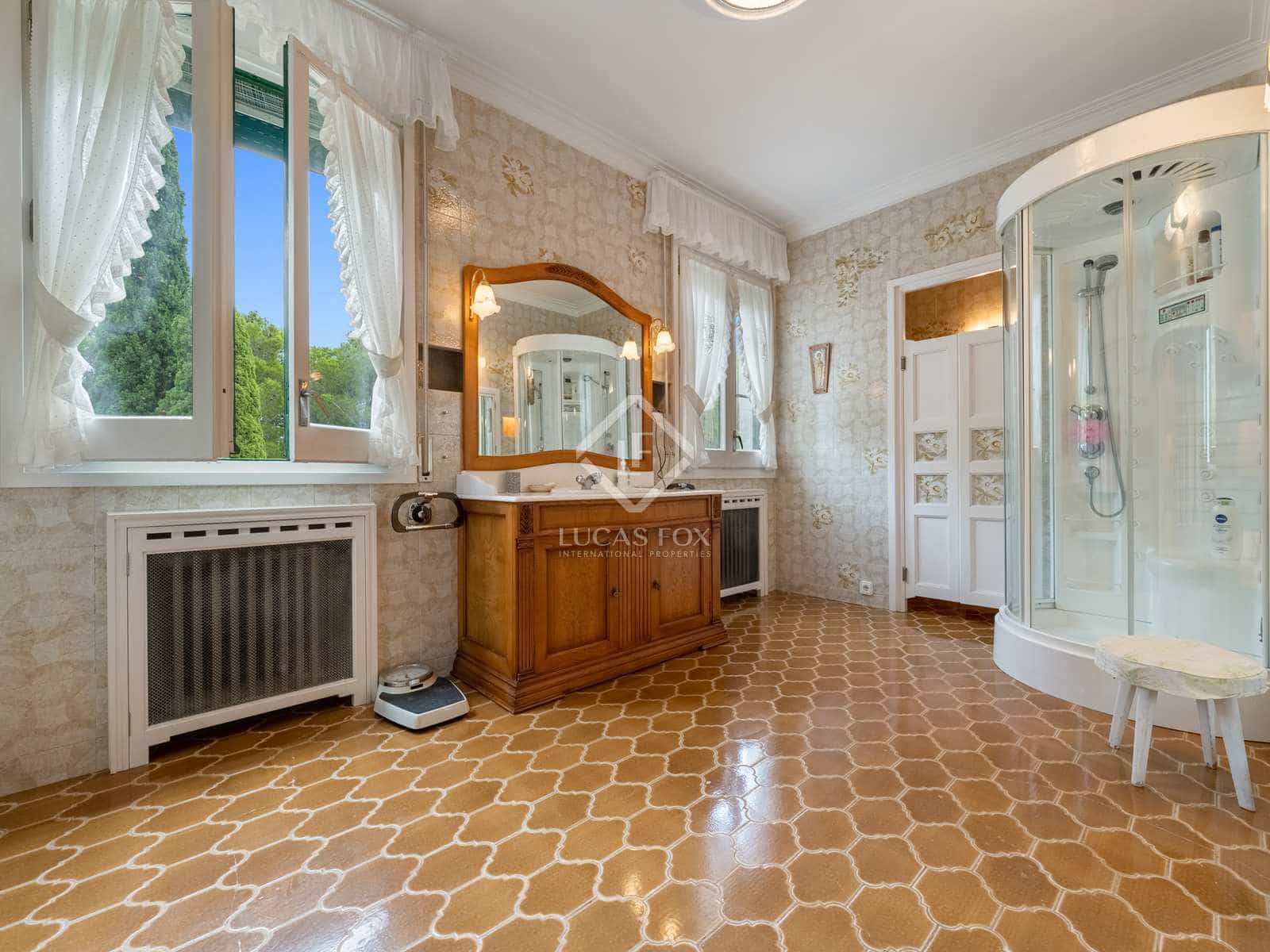 8 bedroom Finca/Country House for sale in La Selva del Camp with garage - € 2,550,000 (Ref: 7869156)