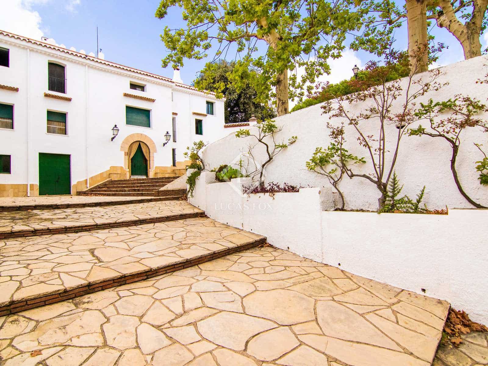 8 bedroom Finca/Country House for sale in La Selva del Camp with garage - € 2,550,000 (Ref: 7869156)