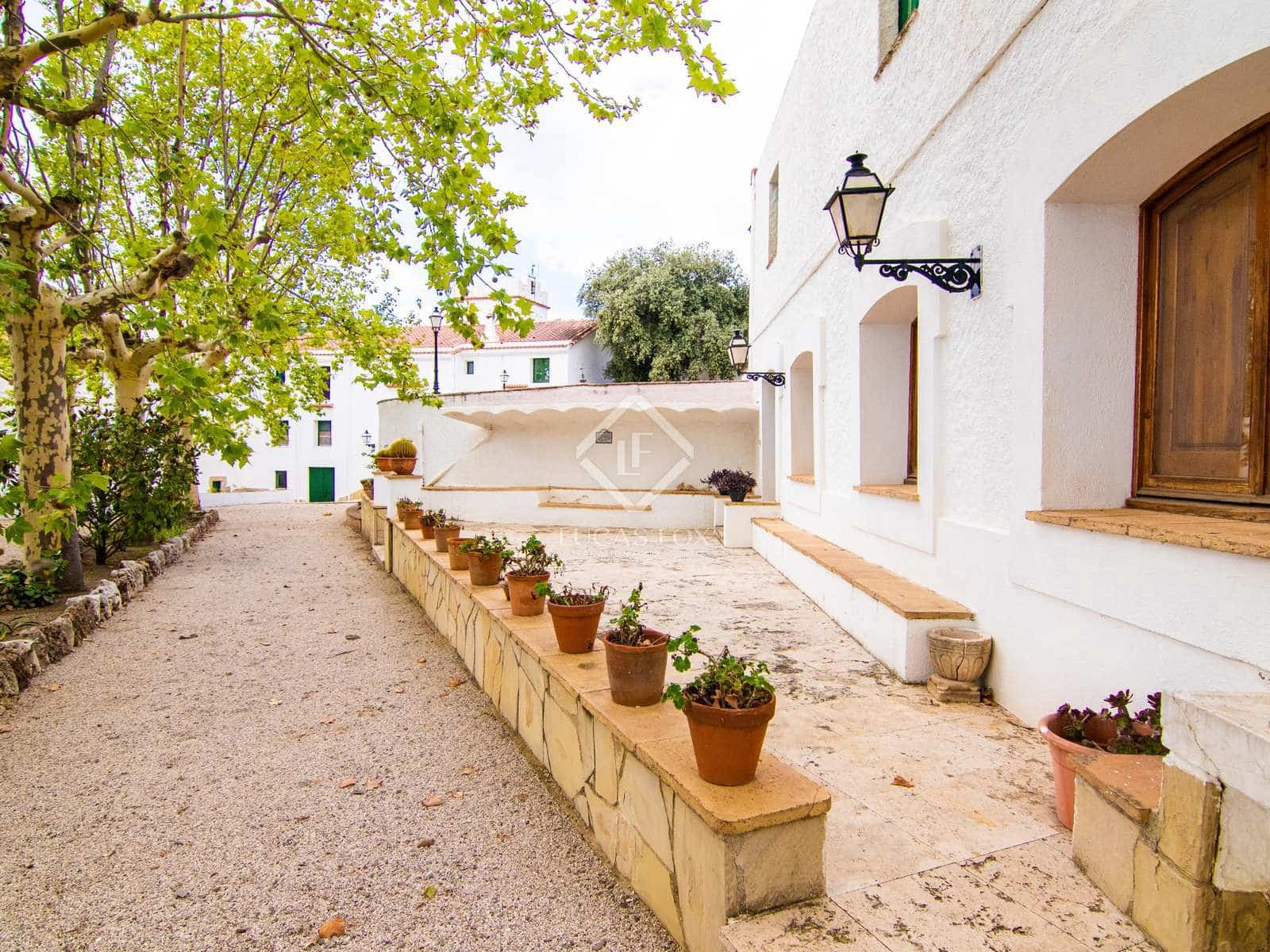 8 bedroom Finca/Country House for sale in La Selva del Camp with garage - € 2,550,000 (Ref: 7869156)