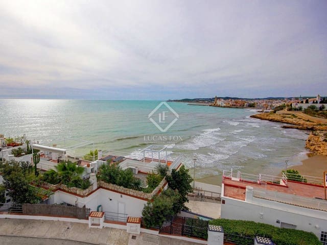 Ático de 2 habitaciones en Sitges en venta con piscina garaje - 630.000 € (Ref: 7877429)