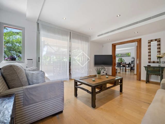 5 bedroom Villa for sale in Tarragona city with garage - € 895,000 (Ref: 7877432)
