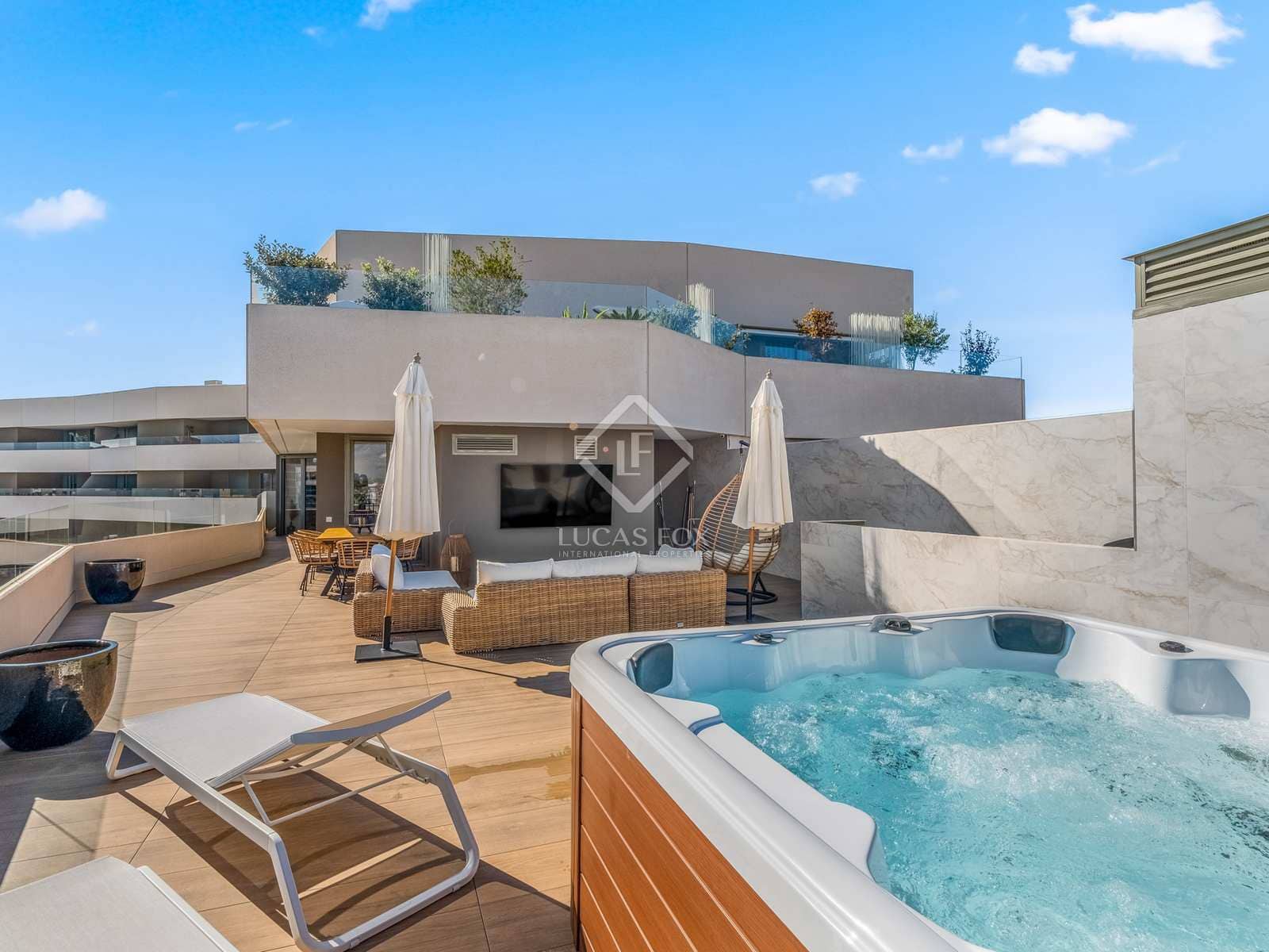 2 chambre Penthouse à vendre à Alicante ville avec piscine garage - 850 000 € (Ref: 7883961)