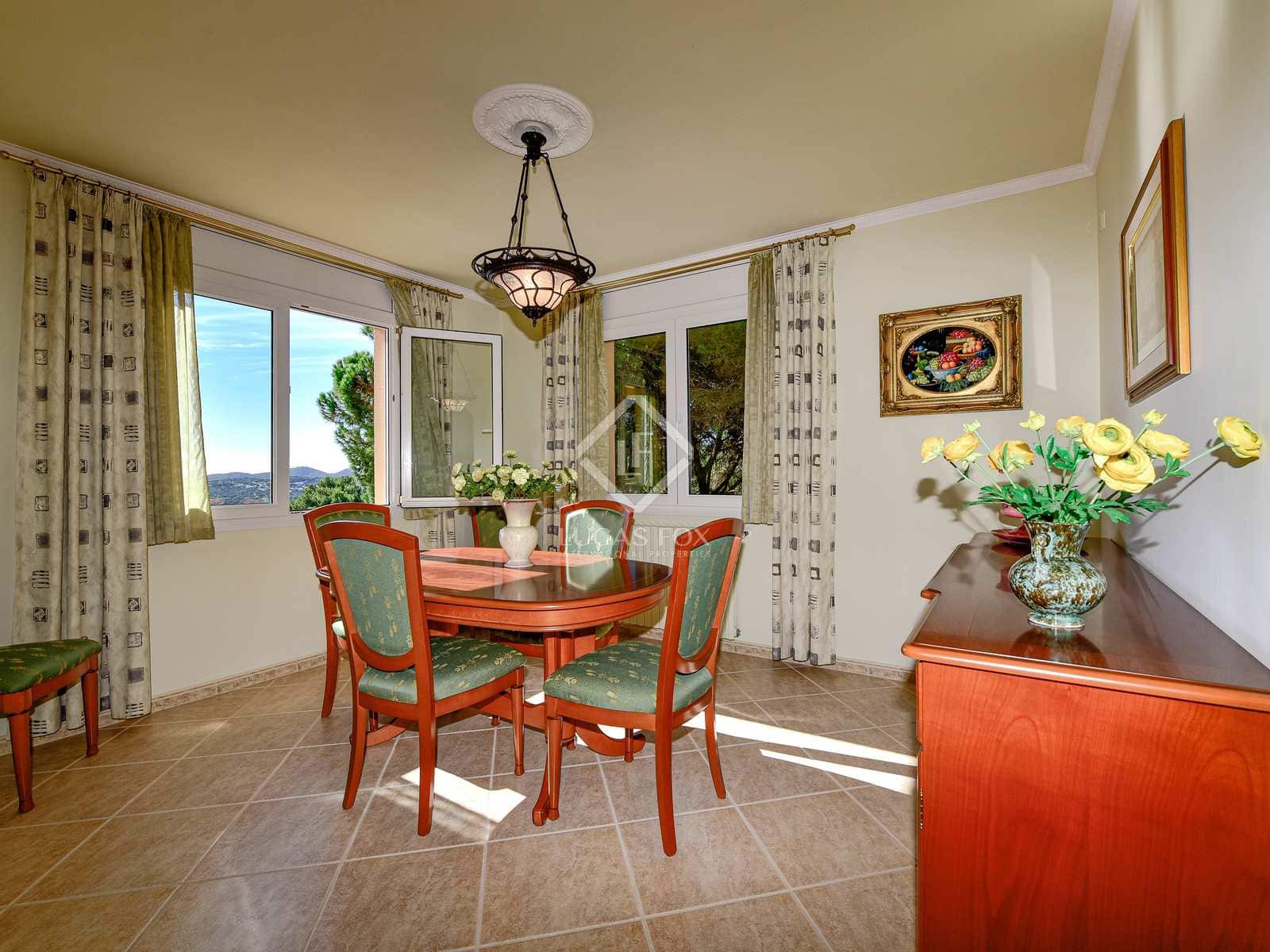 4 soverom Villa til salgs i Santa Cristina d'Aro med svømmebasseng garasje - € 630 000 (Ref: 7883965)