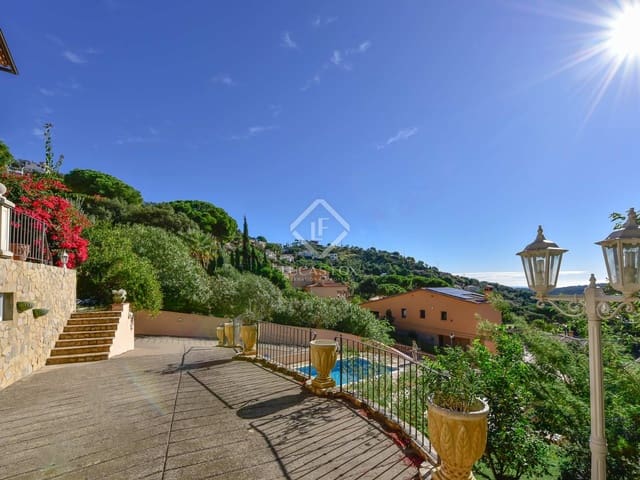 Chalet de 4 habitaciones en Santa Cristina d'Aro en venta con piscina garaje - 630.000 € (Ref: 7883965)