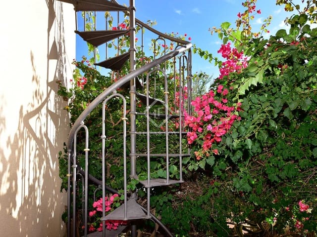 Chalet de 4 habitaciones en Santa Cristina d'Aro en venta con piscina garaje - 630.000 € (Ref: 7883965)