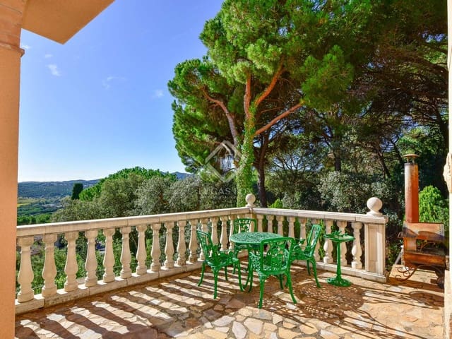 Chalet de 4 habitaciones en Santa Cristina d'Aro en venta con piscina garaje - 630.000 € (Ref: 7883965)