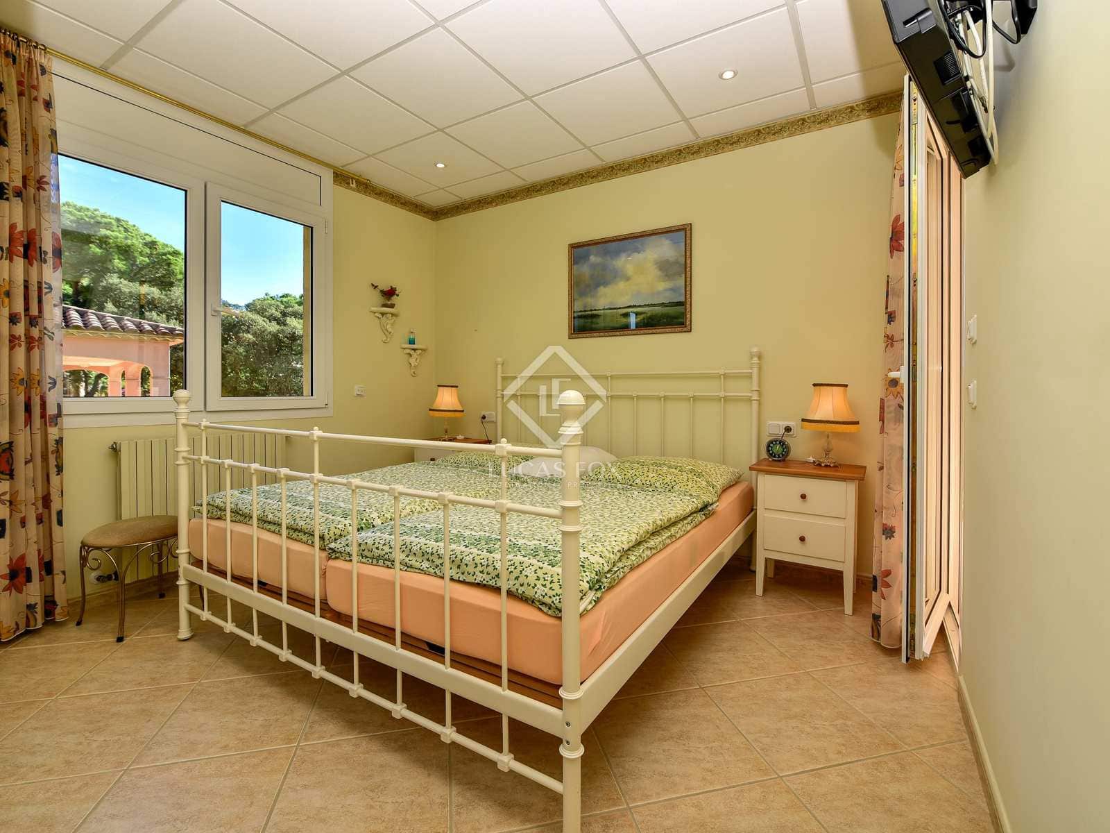 4 soverom Villa til salgs i Santa Cristina d'Aro med svømmebasseng garasje - € 630 000 (Ref: 7883965)