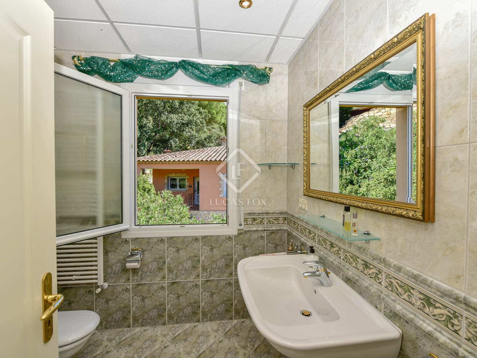 4 soverom Villa til salgs i Santa Cristina d'Aro med svømmebasseng garasje - € 630 000 (Ref: 7883965)