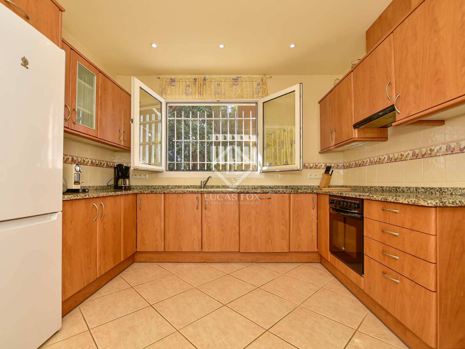 4 soverom Villa til salgs i Santa Cristina d'Aro med svømmebasseng garasje - € 630 000 (Ref: 7883965)