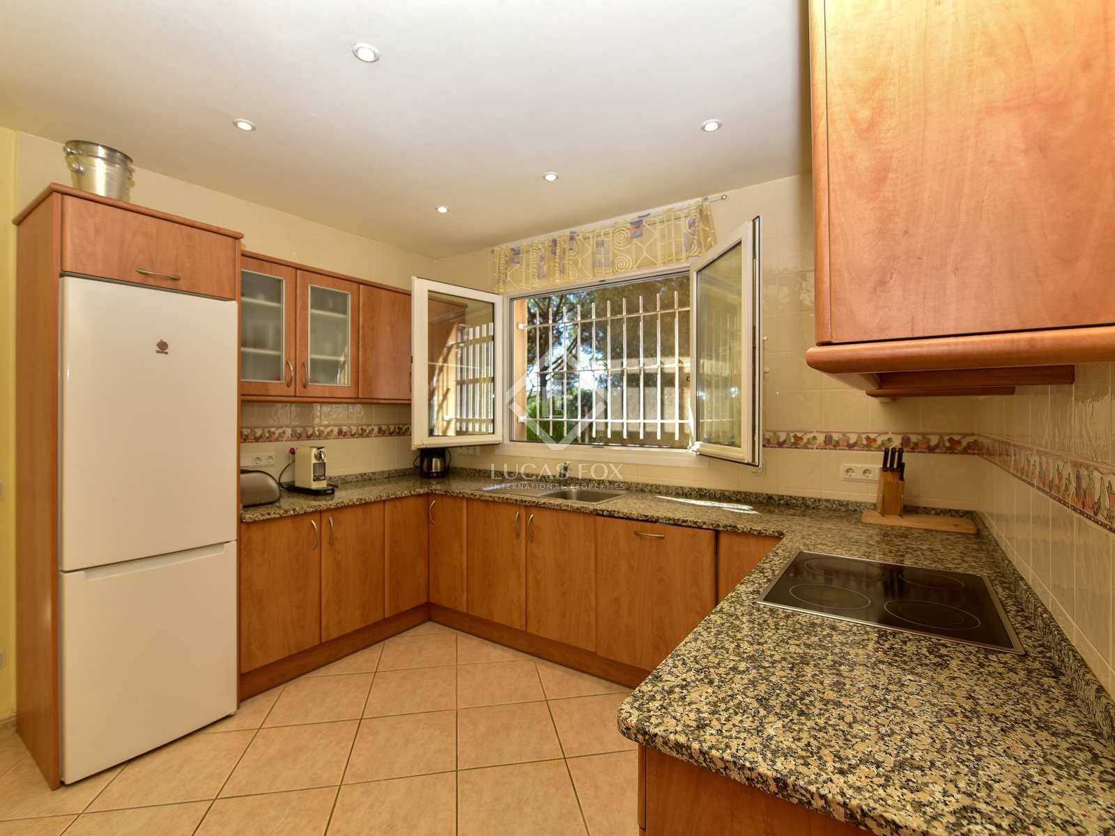 4 soverom Villa til salgs i Santa Cristina d'Aro med svømmebasseng garasje - € 630 000 (Ref: 7883965)