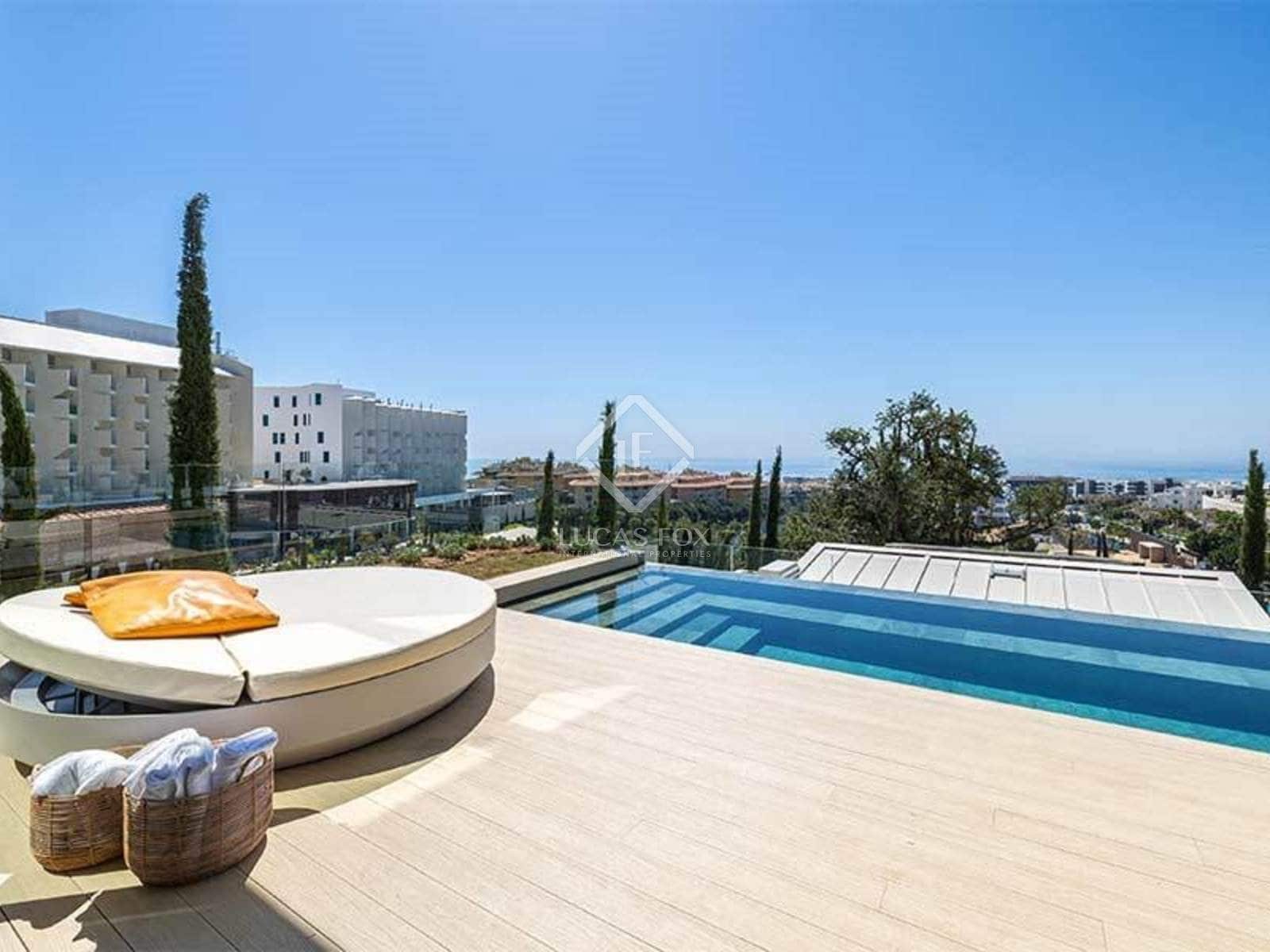 4 bedroom Villa for sale in Fuengirola with pool garage - € 3,960,000 (Ref: 7886813)