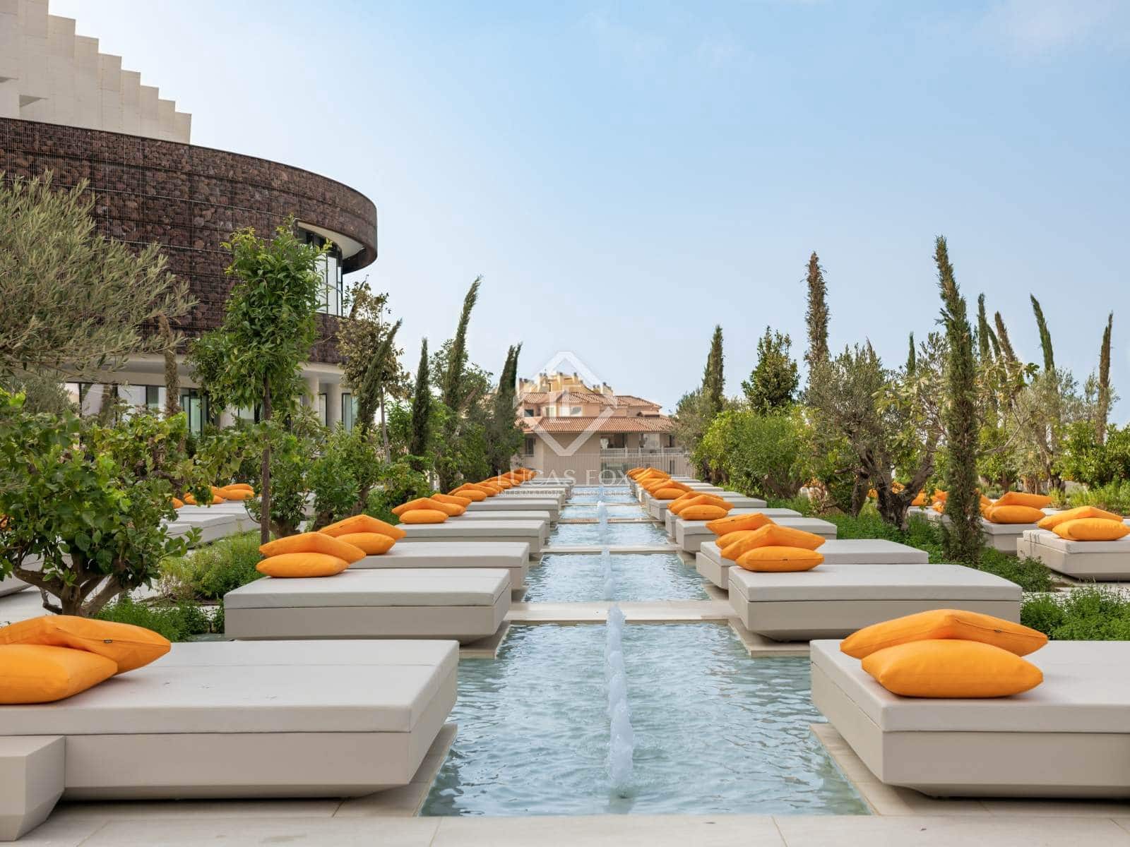 4 bedroom Villa for sale in Fuengirola with pool garage - € 3,960,000 (Ref: 7886813)