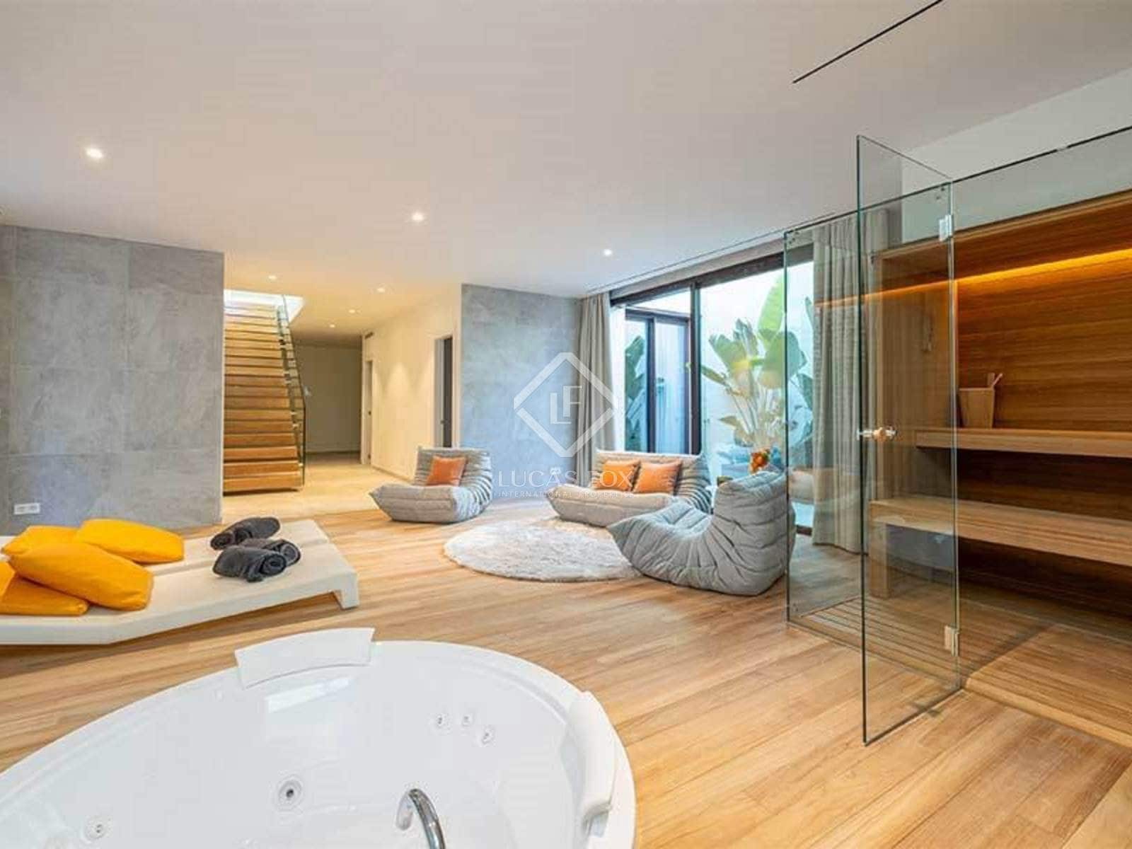 4 bedroom Villa for sale in Fuengirola with pool garage - € 3,960,000 (Ref: 7886813)