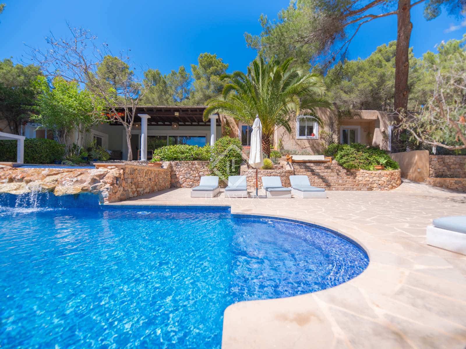6 bedroom Villa for sale in Ibiza / Eivissa town with pool garage - € 3,900,000 (Ref: 7889597)
