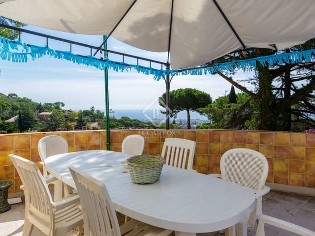 9 Zimmer Villa zu verkaufen in Premià de Dalt mit Pool Garage - 1.250.000 € (Ref: 7889602)