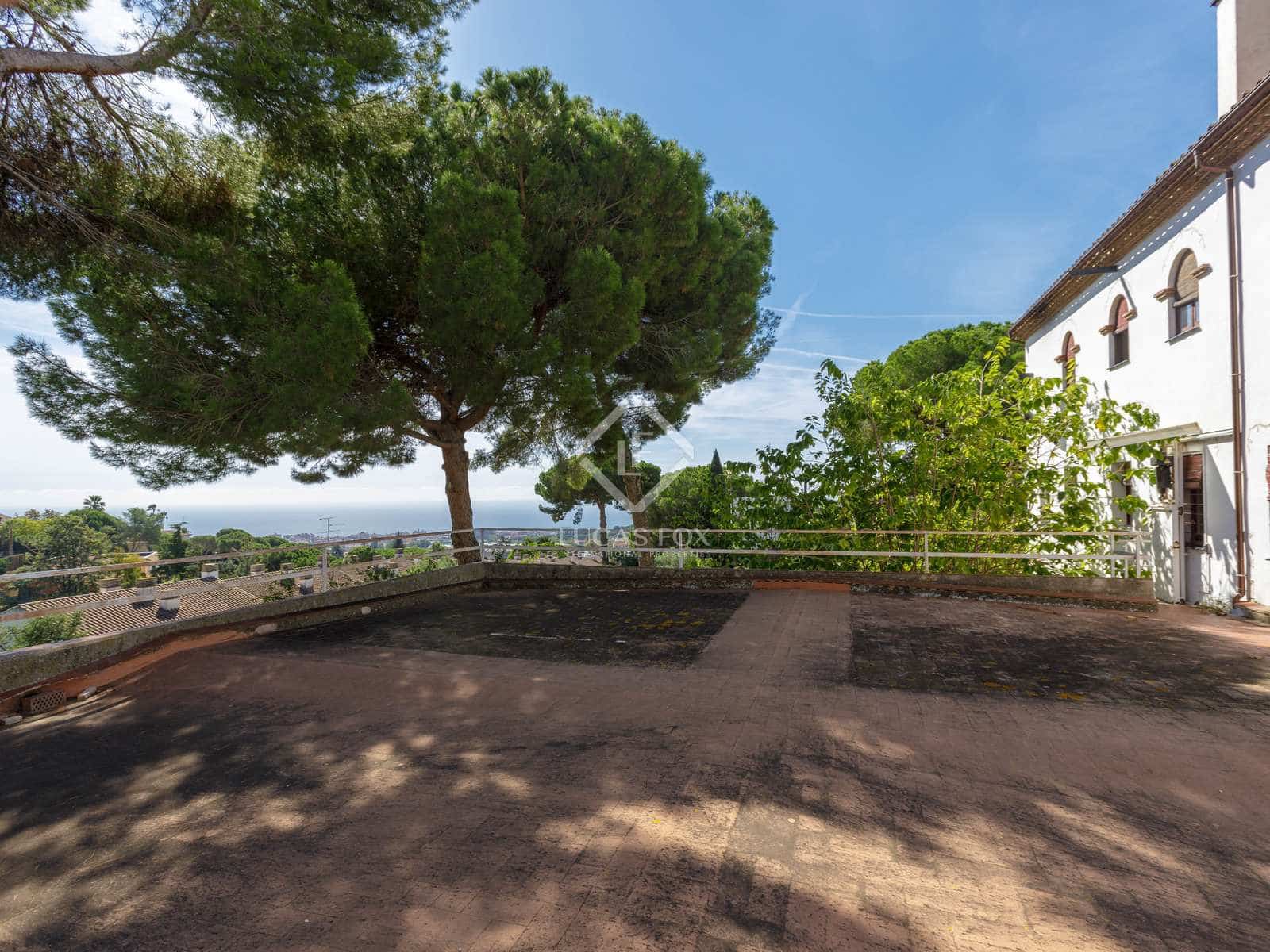 9 soveværelse Villa til salg i Premia de Dalt med swimmingpool garage - € 1.250.000 (Ref: 7889602)