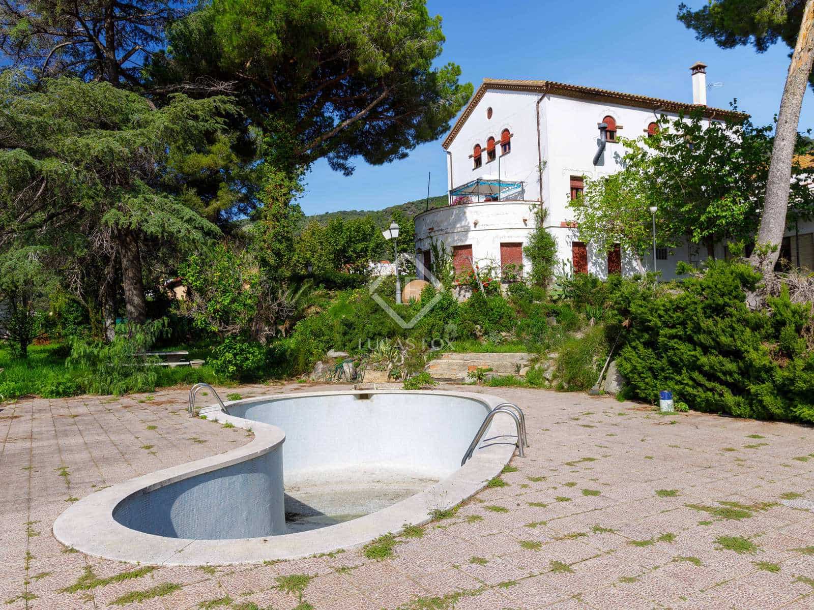 9 soveværelse Villa til salg i Premia de Dalt med swimmingpool garage - € 1.250.000 (Ref: 7889602)