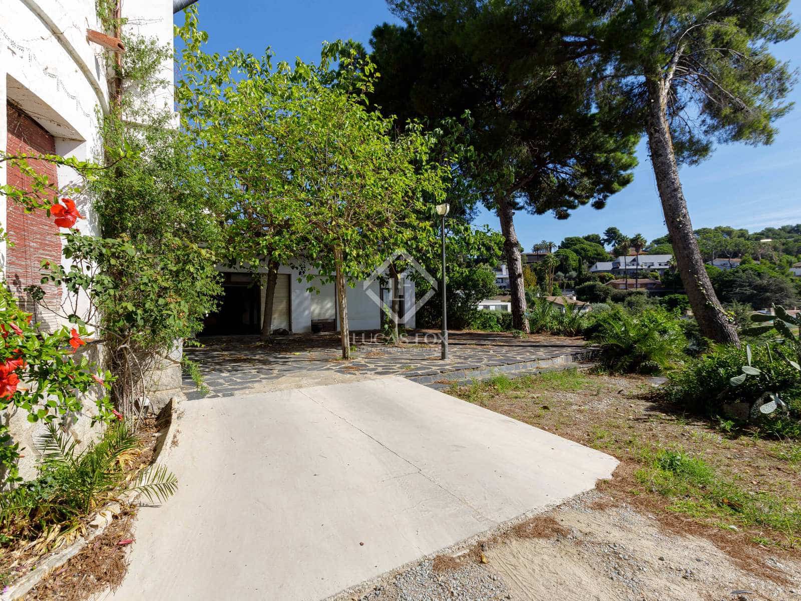 9 soveværelse Villa til salg i Premia de Dalt med swimmingpool garage - € 1.250.000 (Ref: 7889602)