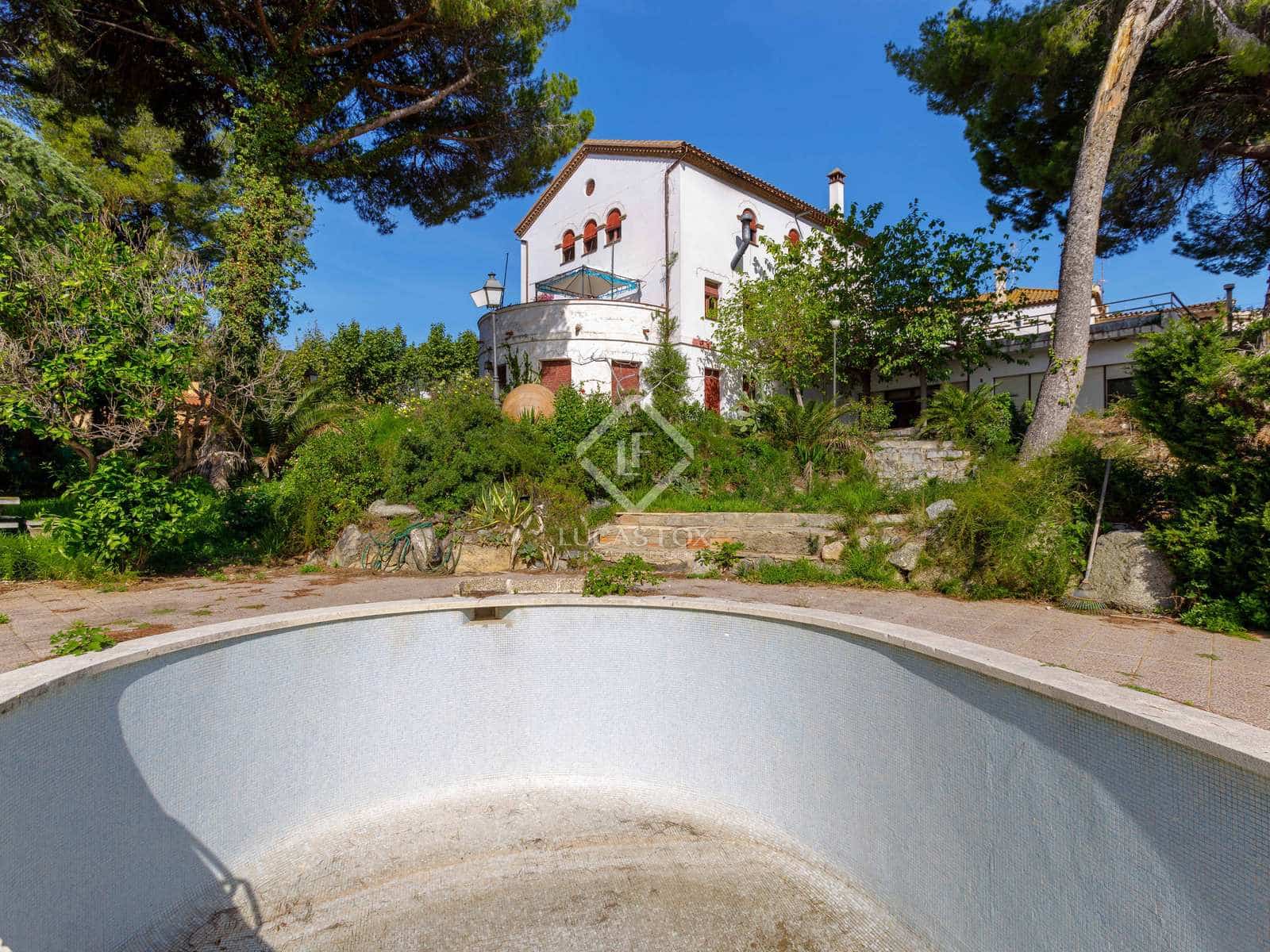 9 soveværelse Villa til salg i Premia de Dalt med swimmingpool garage - € 1.250.000 (Ref: 7889602)