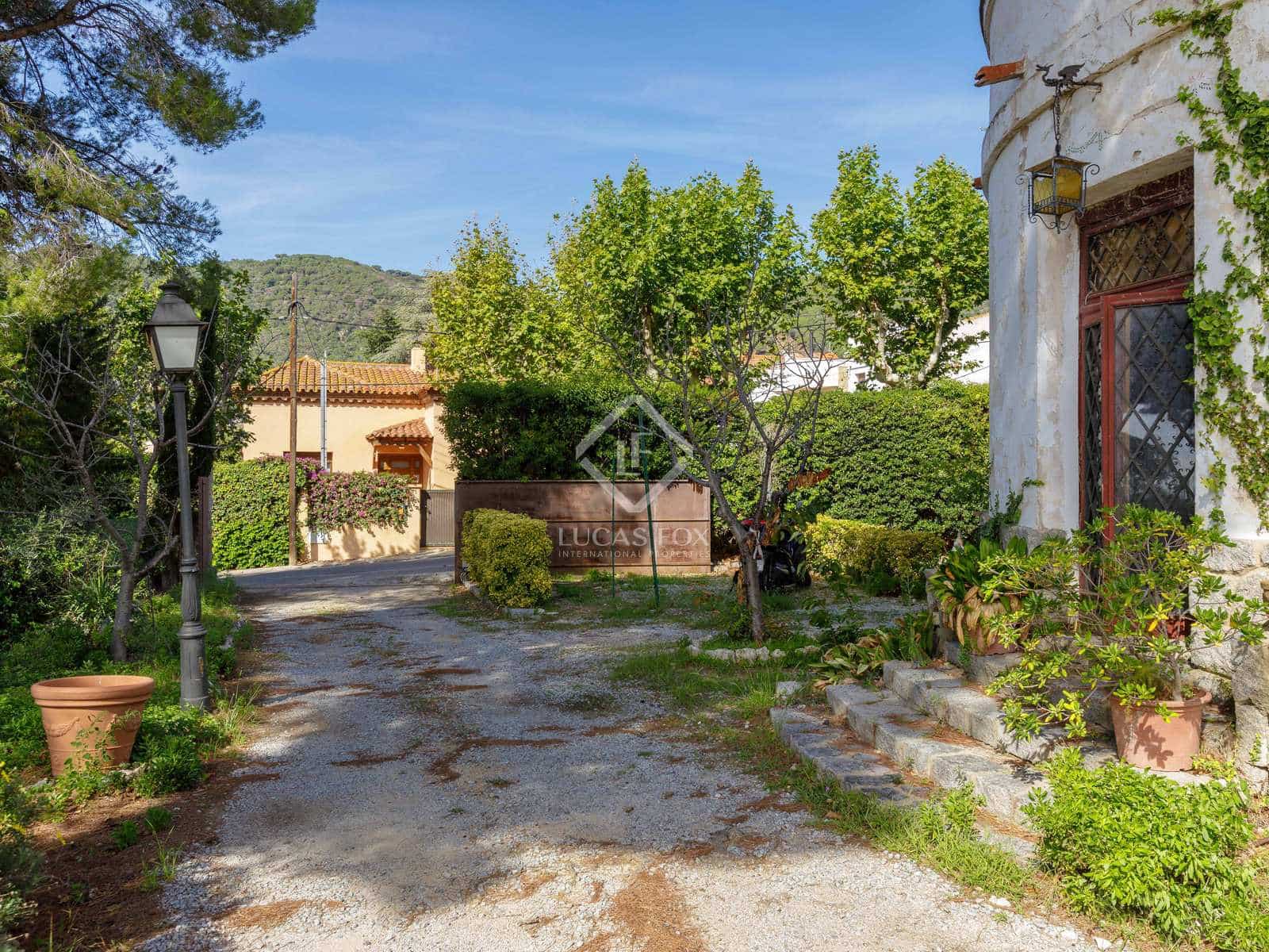 9 soveværelse Villa til salg i Premia de Dalt med swimmingpool garage - € 1.250.000 (Ref: 7889602)