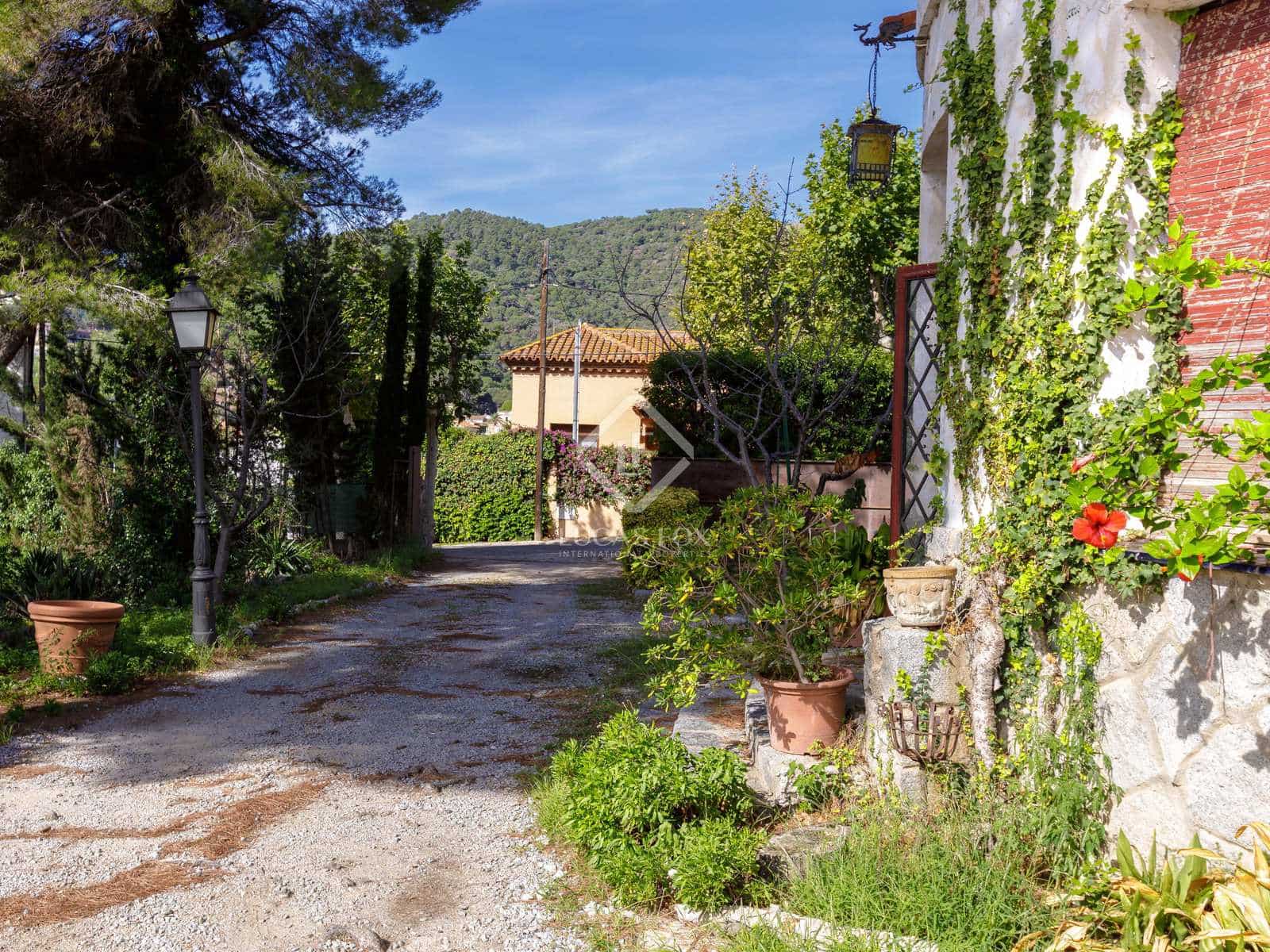 9 soveværelse Villa til salg i Premia de Dalt med swimmingpool garage - € 1.250.000 (Ref: 7889602)