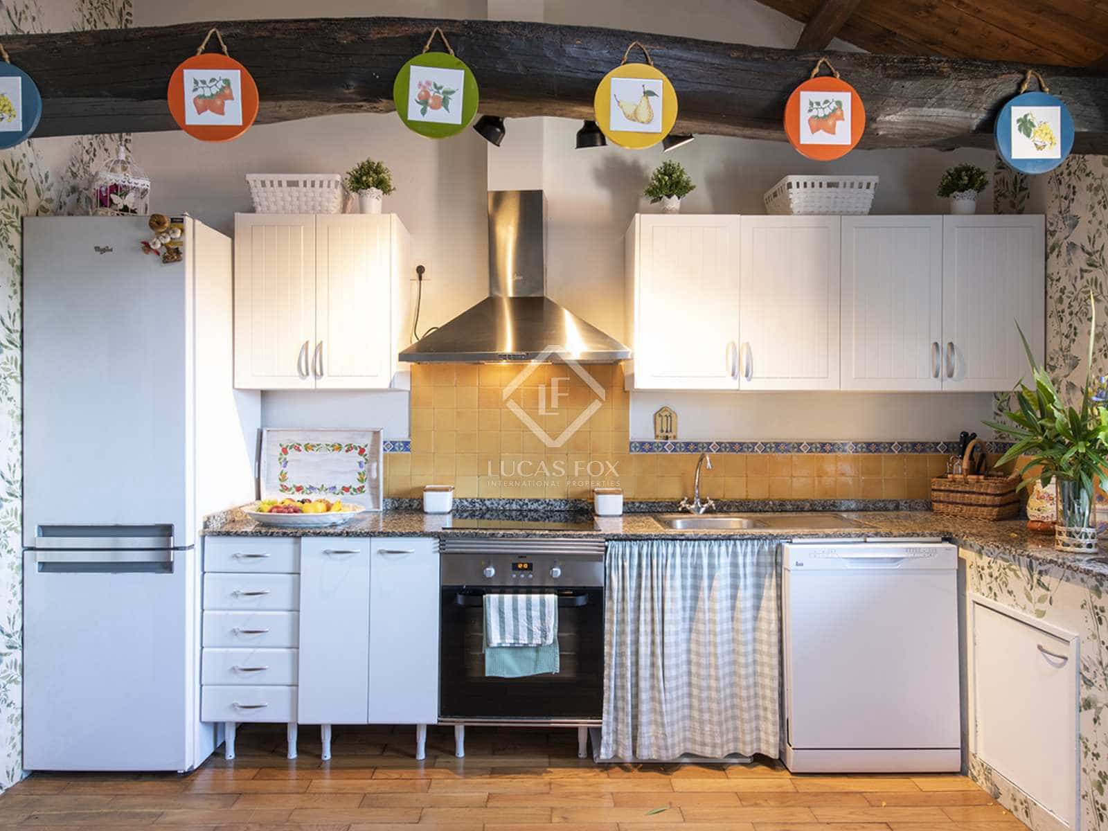 4 soveværelse Villa til salg i Barro med garage - € 695.000 (Ref: 7897224)