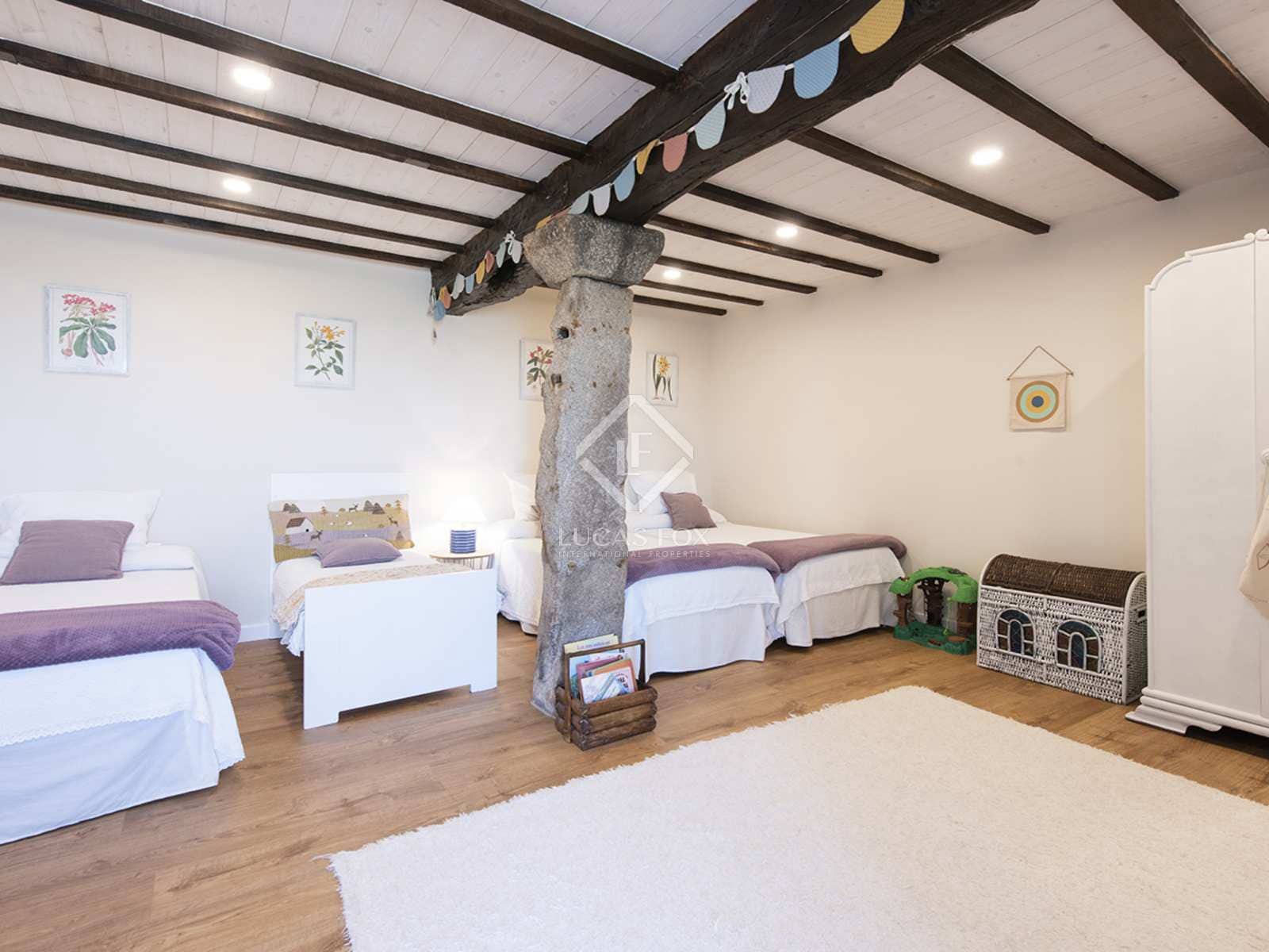 4 soveværelse Villa til salg i Barro med garage - € 695.000 (Ref: 7897224)