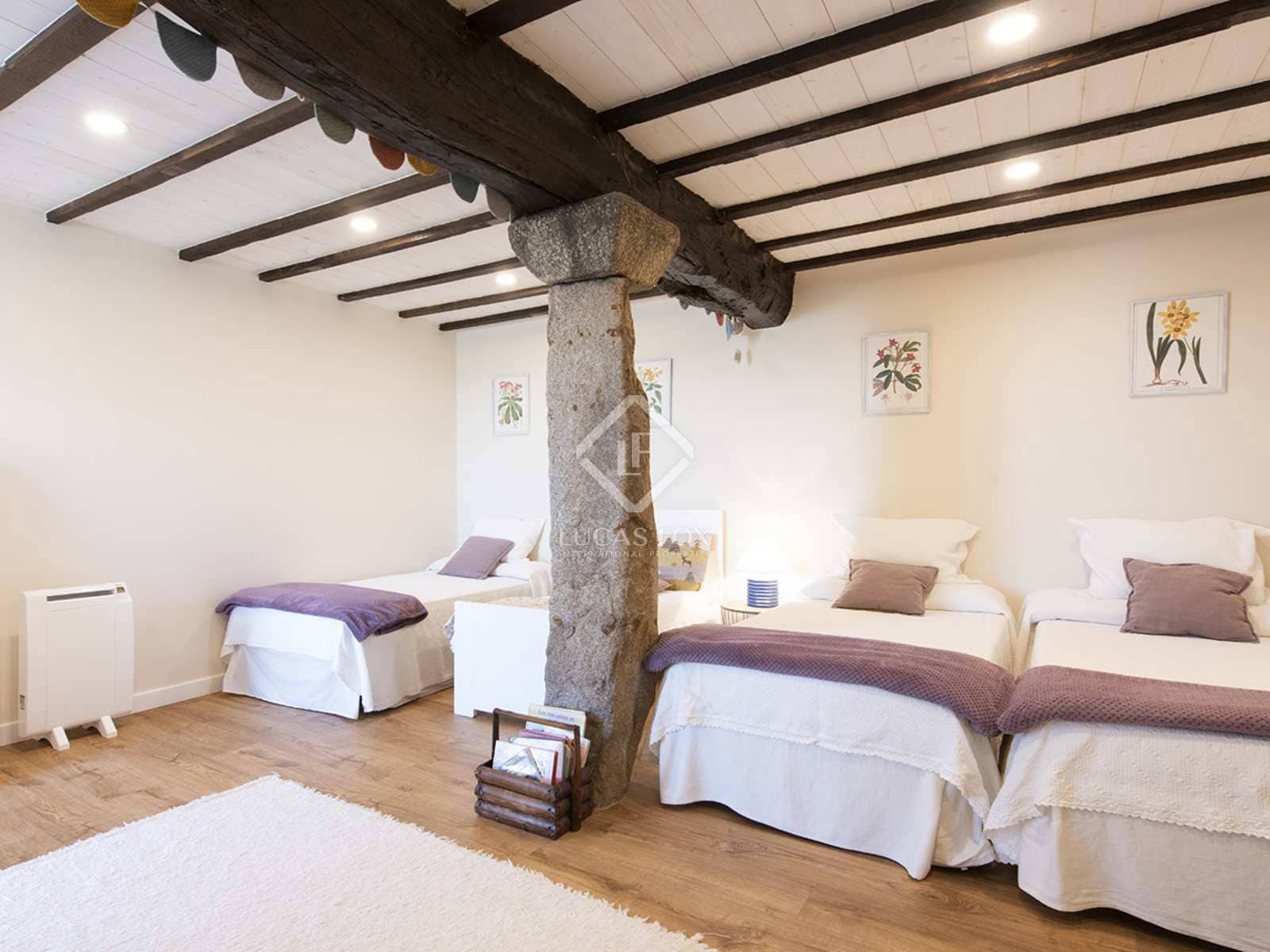 4 soveværelse Villa til salg i Barro med garage - € 695.000 (Ref: 7897224)