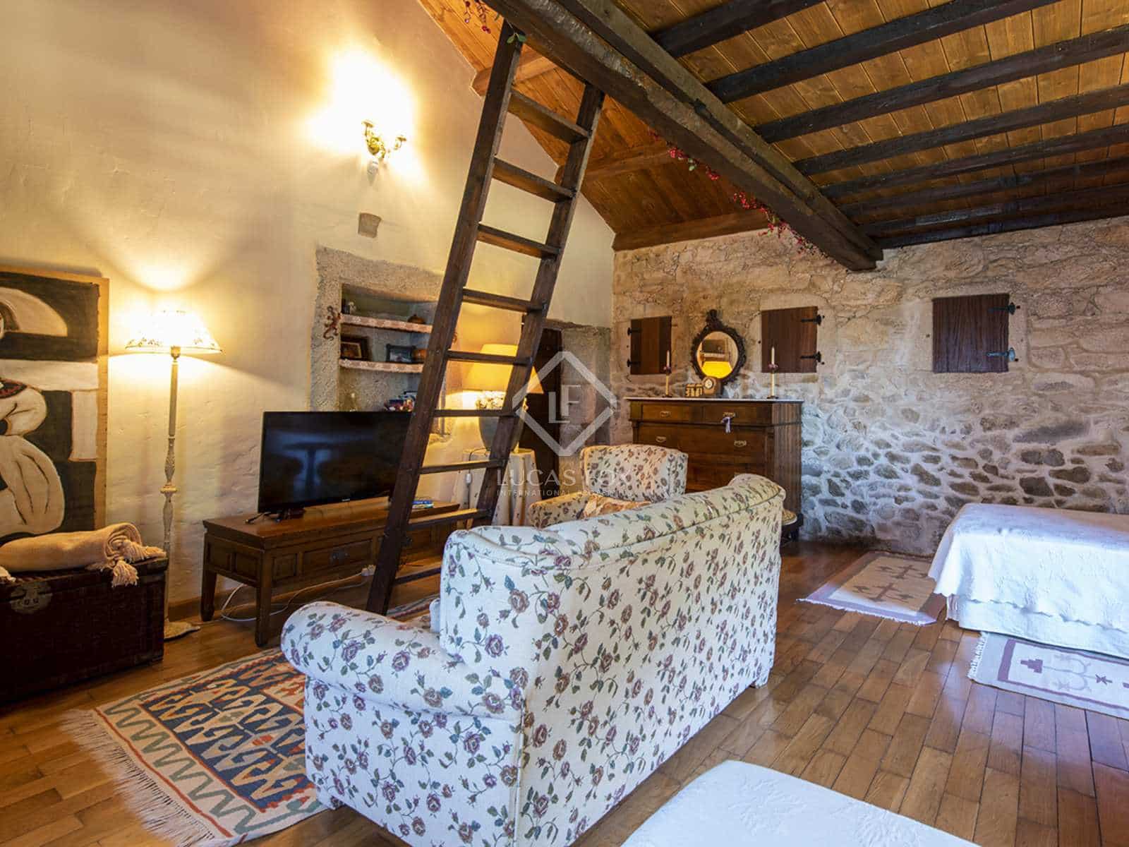 4 soveværelse Villa til salg i Barro med garage - € 695.000 (Ref: 7897224)