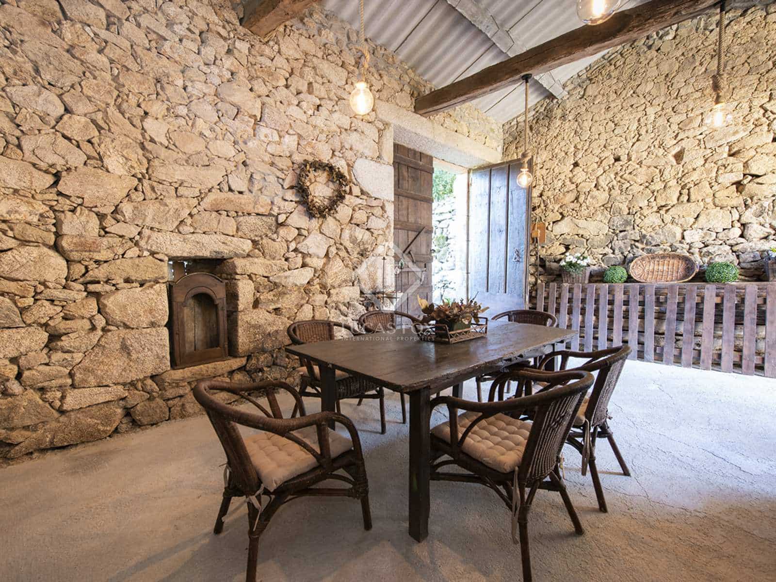 4 soveværelse Villa til salg i Barro med garage - € 695.000 (Ref: 7897224)