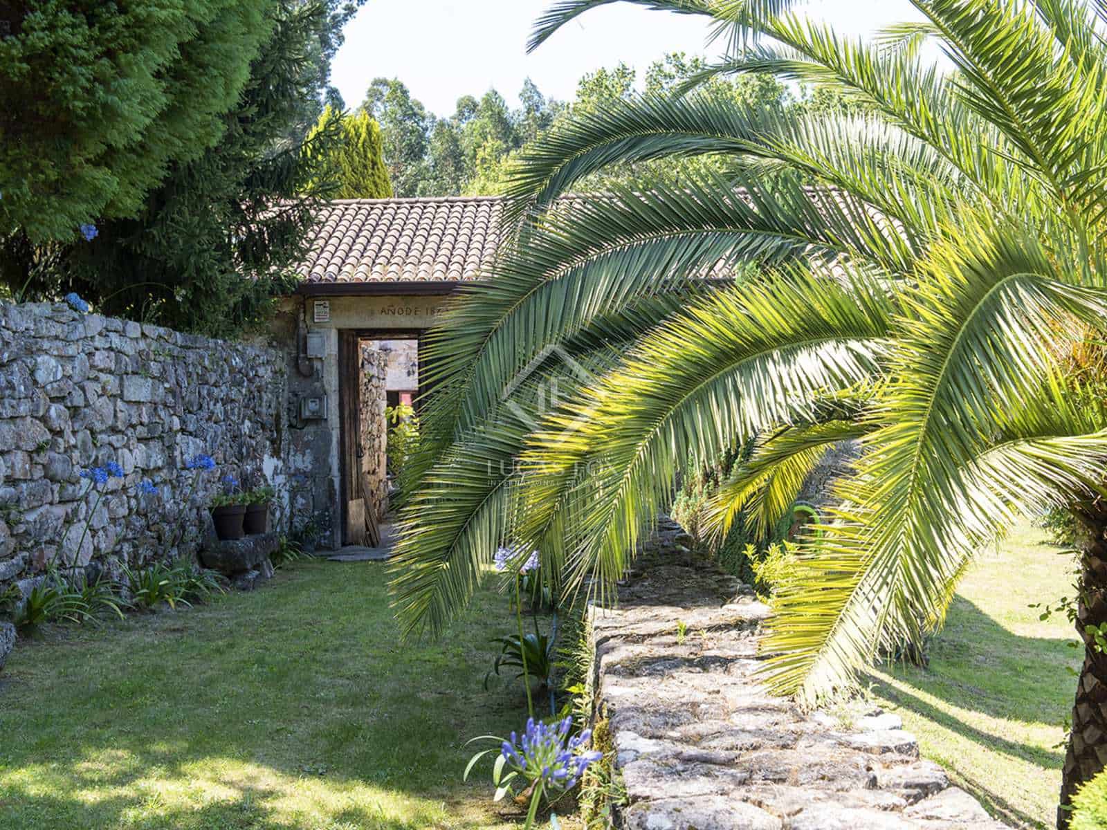 4 soveværelse Villa til salg i Barro med garage - € 695.000 (Ref: 7897224)