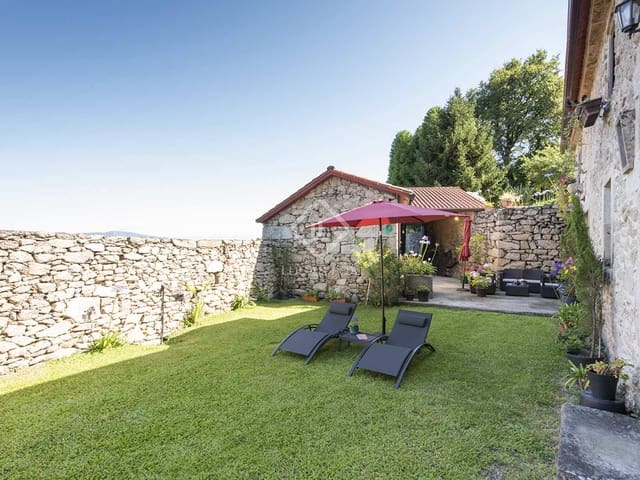 4 bedroom Villa for sale in Barro with garage - € 695,000 (Ref: 7897224)