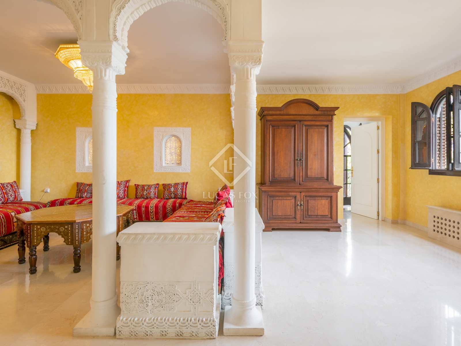 13 sypialnia Willa na sprzedaż w Alhaurin el Grande z basenem garażem - 2 850 000 € (Ref: 7897263)