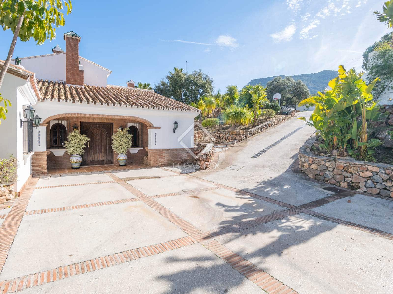 13 sypialnia Willa na sprzedaż w Alhaurin el Grande z basenem garażem - 2 850 000 € (Ref: 7897263)