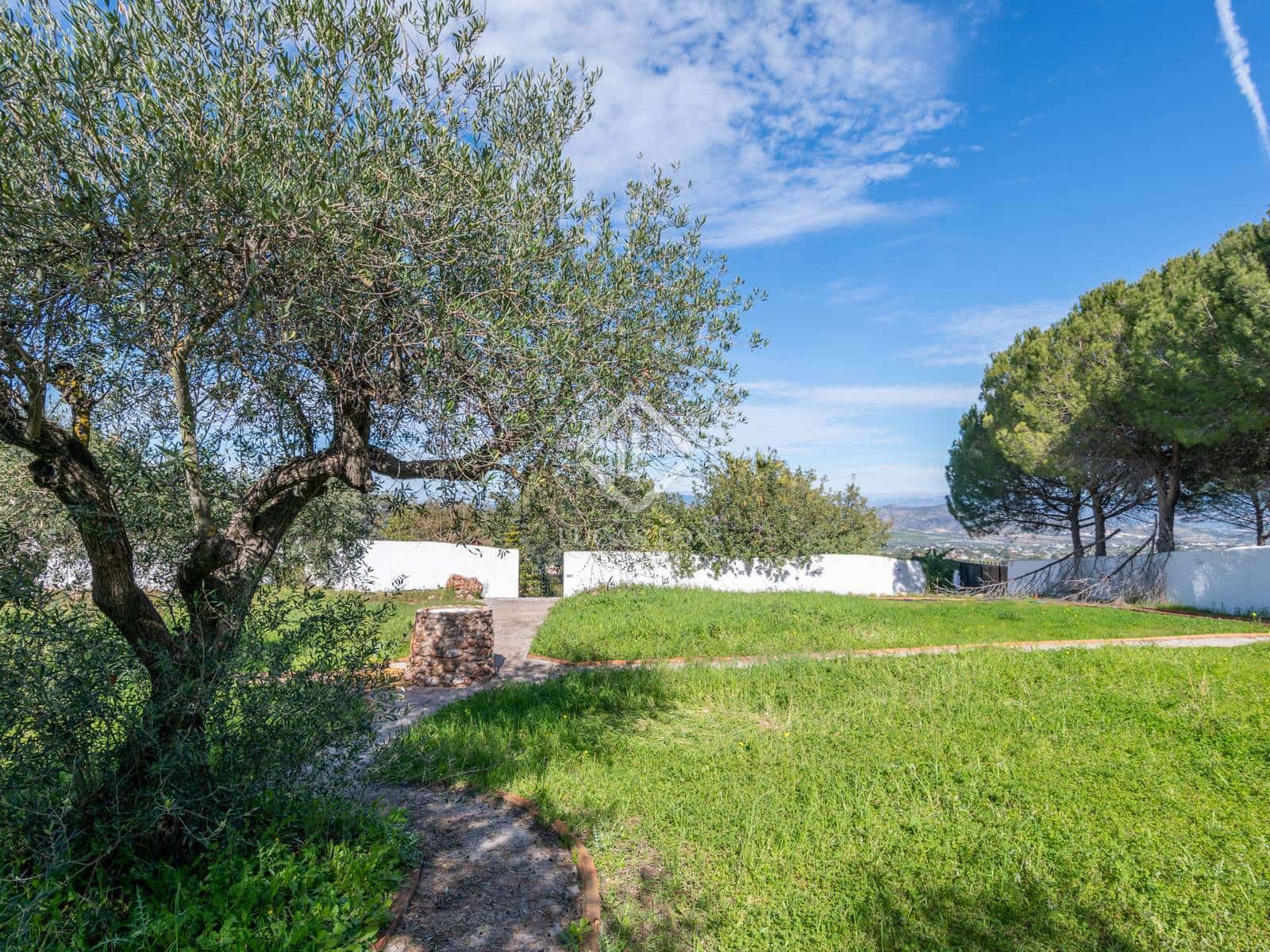 13 sypialnia Willa na sprzedaż w Alhaurin el Grande z basenem garażem - 2 850 000 € (Ref: 7897263)