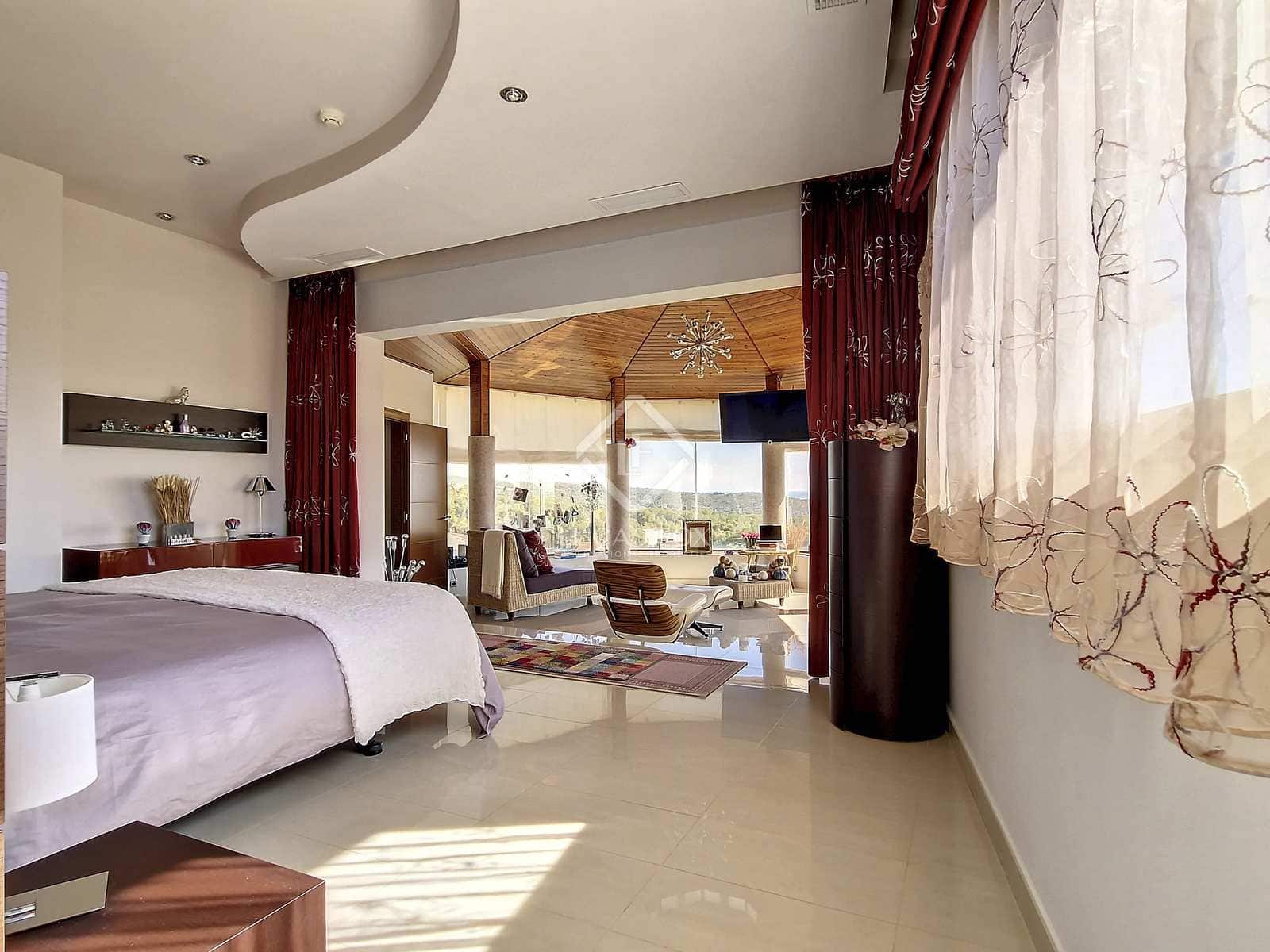 5 soveværelse Villa til salg i Cunit med swimmingpool garage - € 1.580.000 (Ref: 7897298)