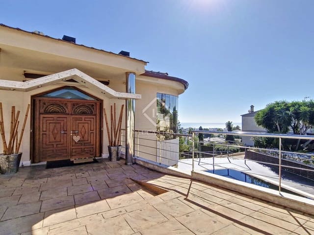 5 bedroom Villa for sale in Cunit with pool garage - € 1,580,000 (Ref: 7897298)