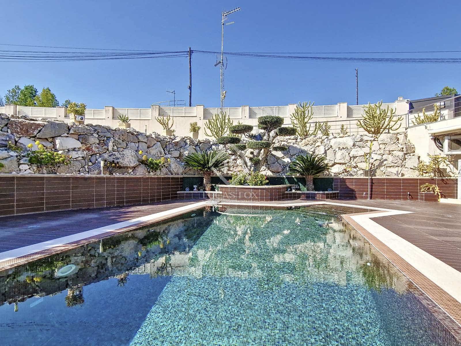 5 soveværelse Villa til salg i Cunit med swimmingpool garage - € 1.580.000 (Ref: 7897298)