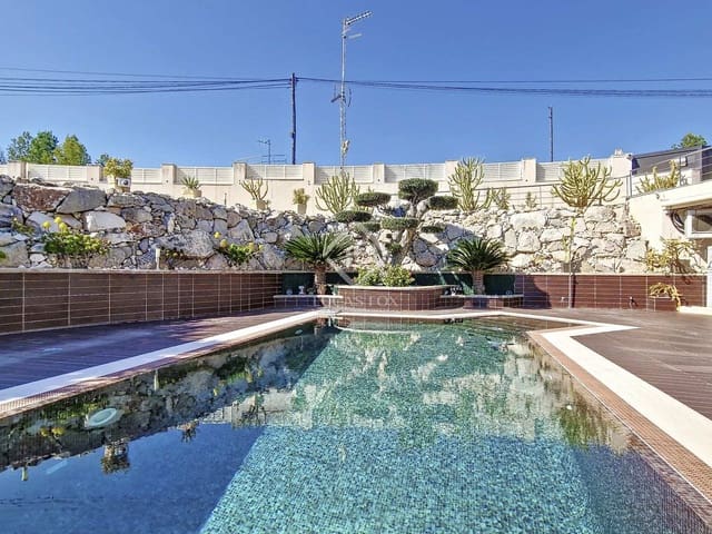 5 bedroom Villa for sale in Cunit with pool garage - € 1,580,000 (Ref: 7897298)