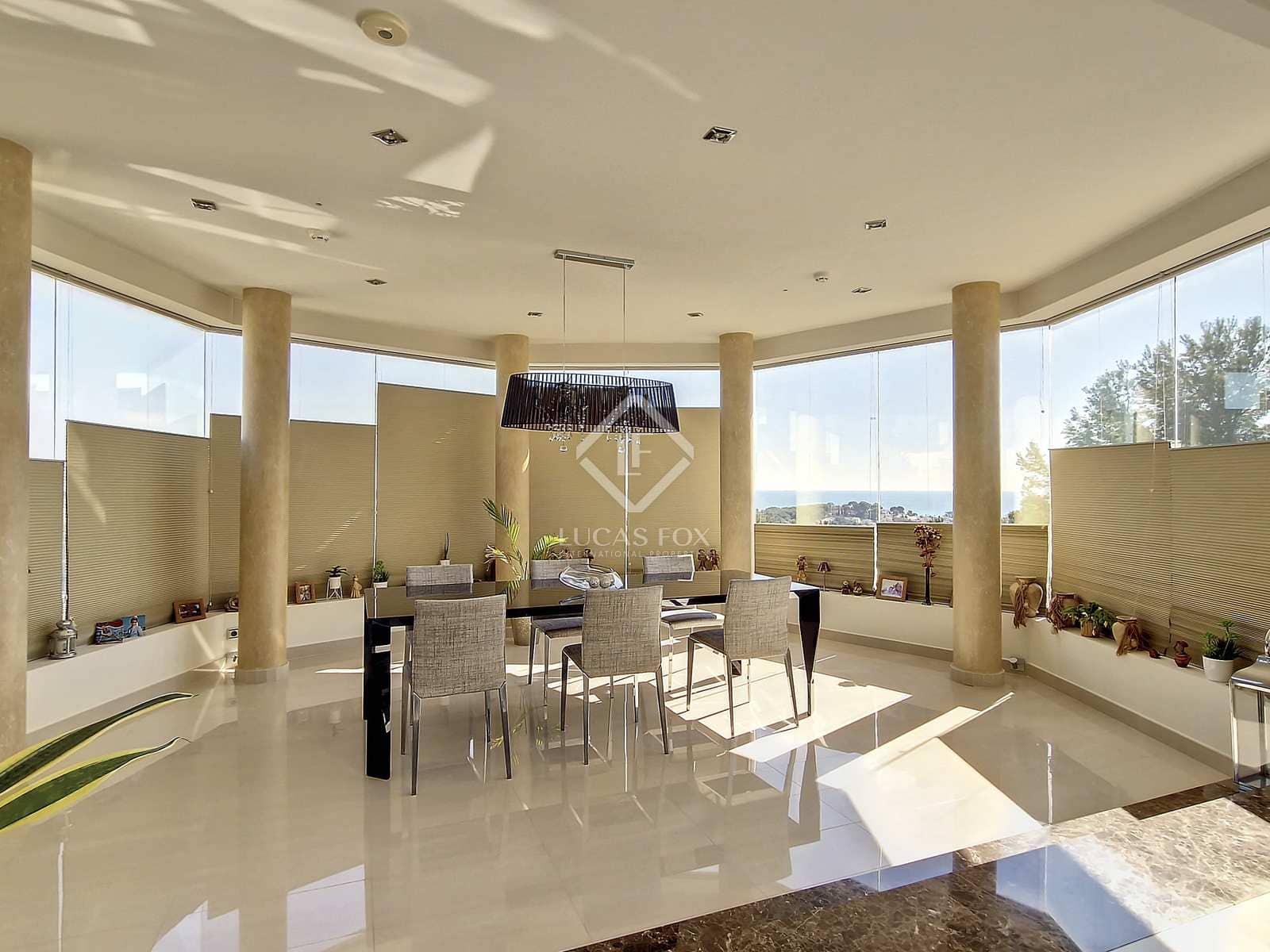 5 soveværelse Villa til salg i Cunit med swimmingpool garage - € 1.580.000 (Ref: 7897298)